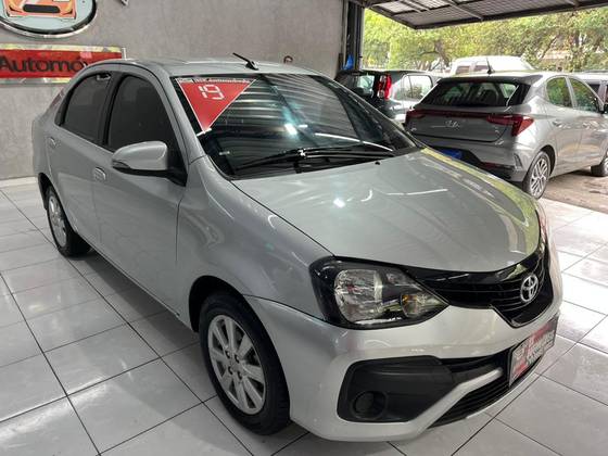 TOYOTA ETIOS 1.5 X PLUS SEDAN 16V FLEX 4P AUTOMÁTICO
